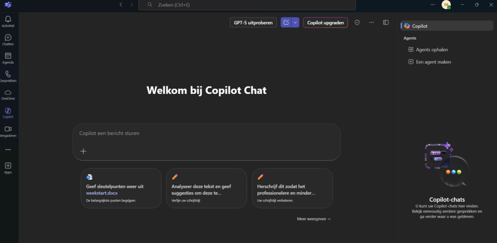 Chatvenster in Microsoft Teams met Copilot geopend, waarmee gebruikers direct vragen kunnen stellen en antwoorden ontvangen.